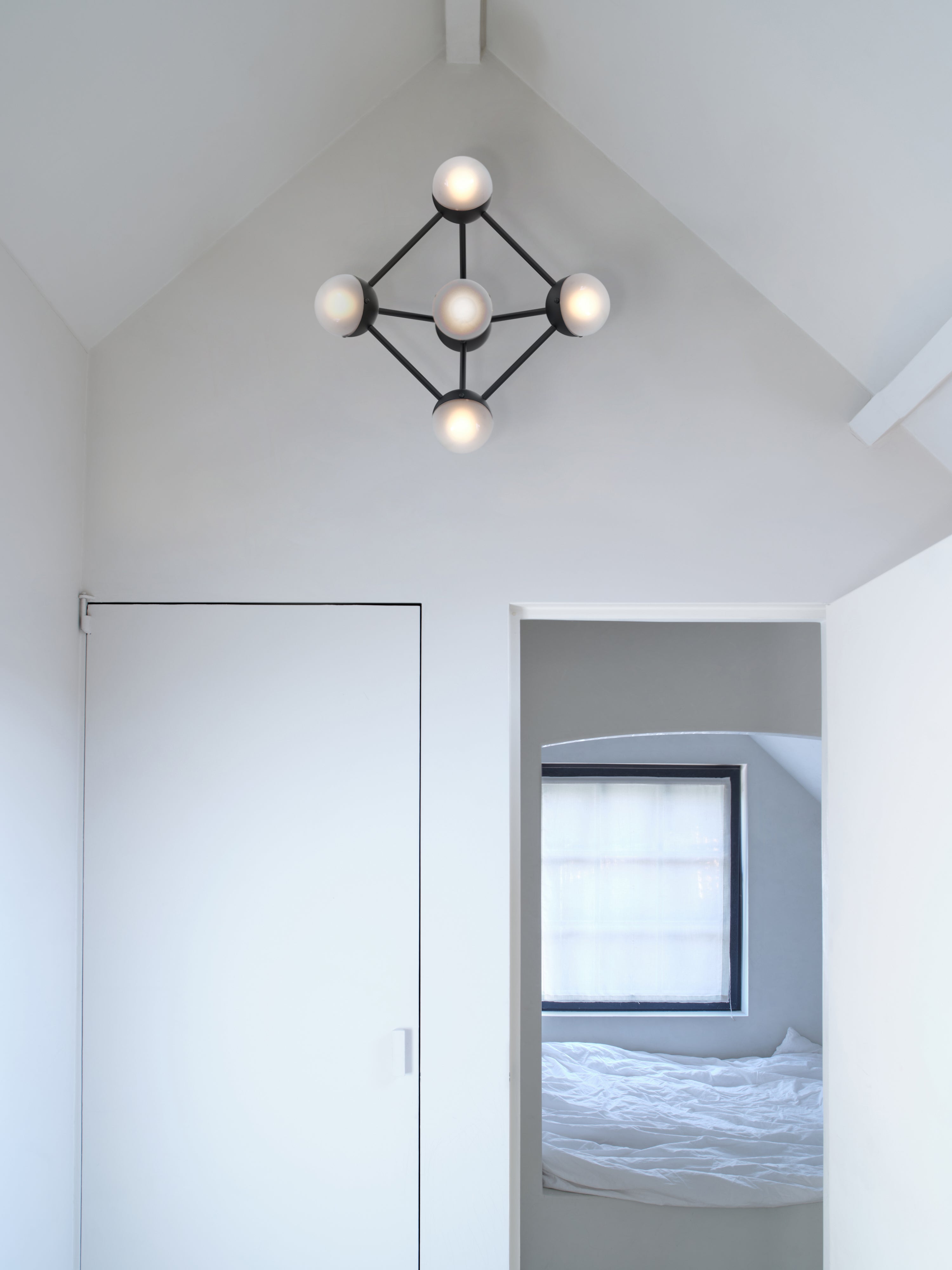 Schwung Molecule 5 Frosted Burnished Brass Wall Light